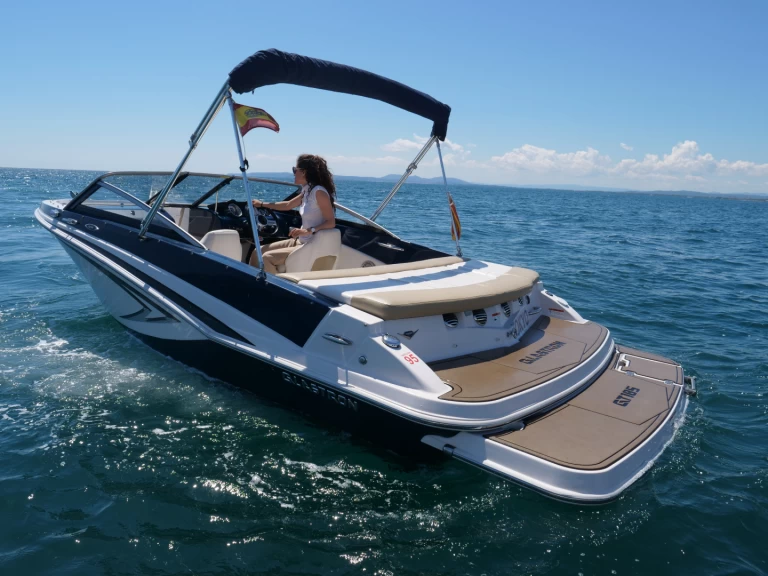 Verhuur Motorboot Glastron met vaarbewijs