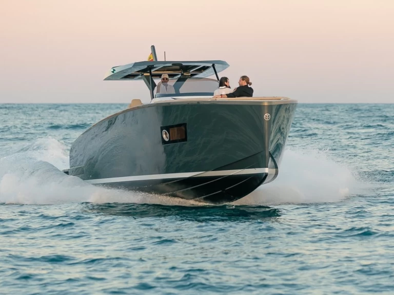 Huur een Tesoro T40 in Mahón