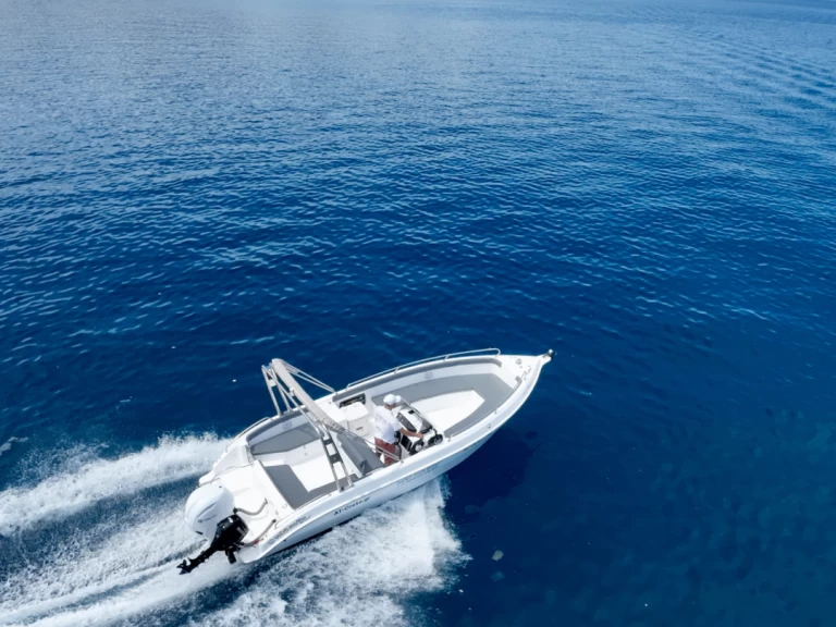 Motorboot te huur in Agios Nikolaos voor de beste prijs