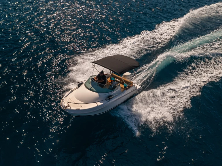 Verhuur Motorboot Jeanneau met vaarbewijs