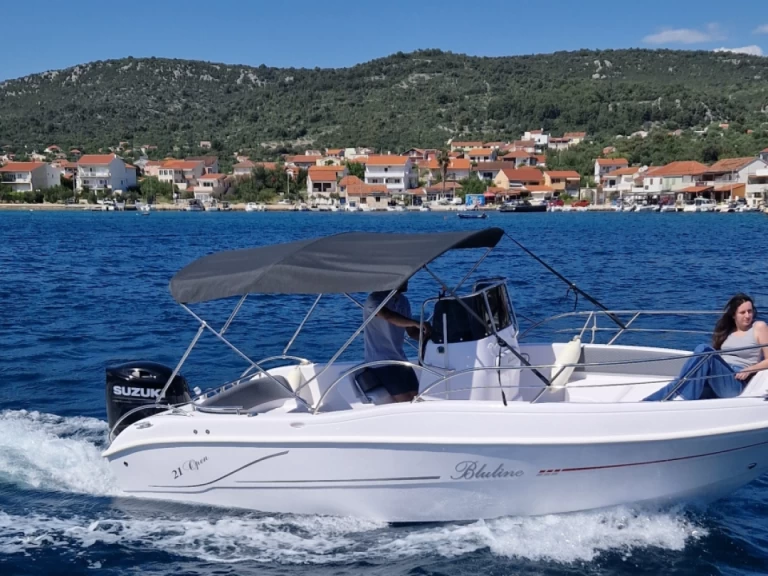 Motorboot te huur in Trogir voor de beste prijs
