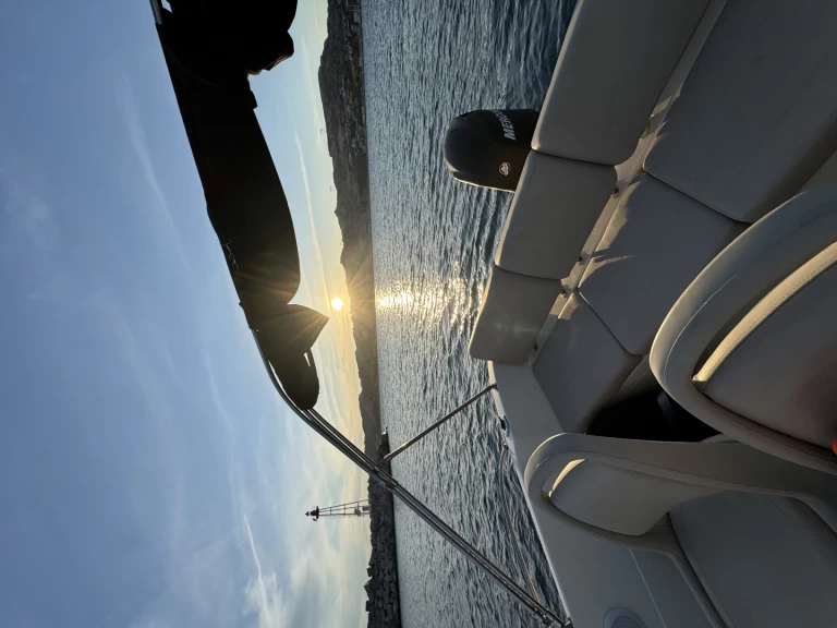 Bootverhuur Marseille goedkoop Activ 605 Open Pack Sport