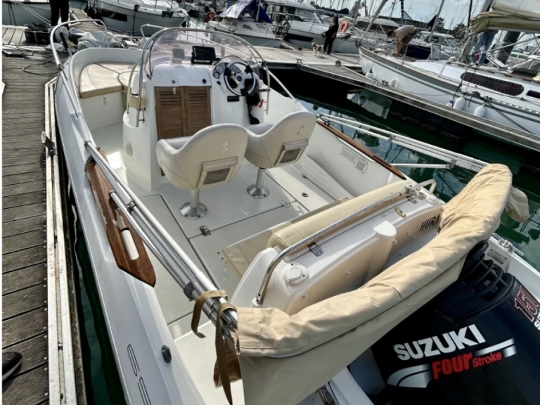 Huur Motorboot met of zonder schipper Bénéteau in La Rochelle