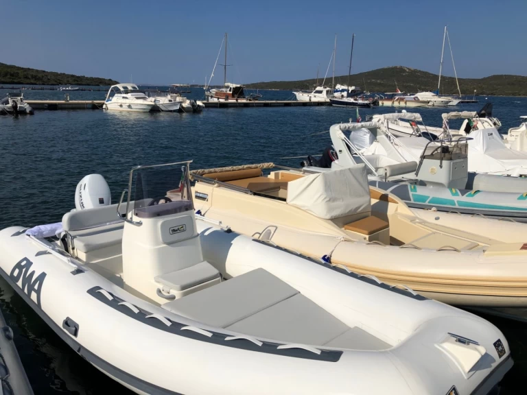 Bootverhuur Villasimius goedkoop California 550