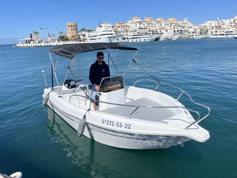 Bootverhuur voraz 500 in Puerto Deportivo de Lujo en Marbella via SamBoat