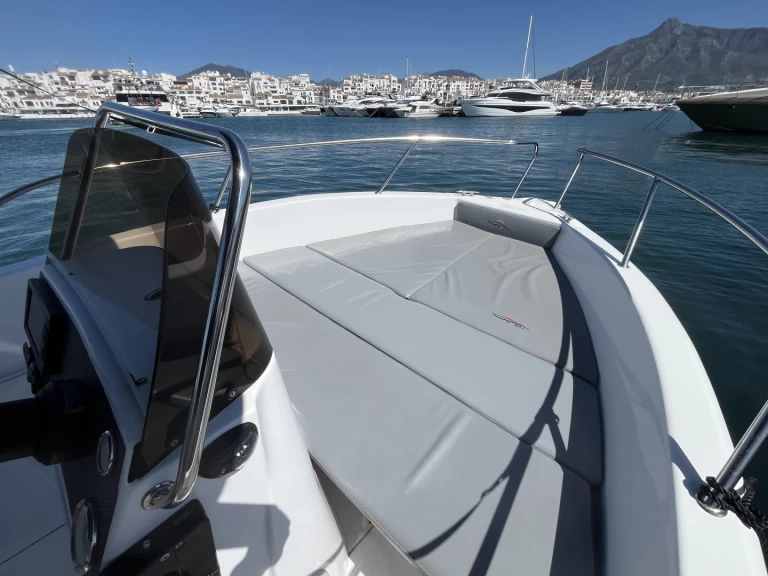 Verhuur Motorboot voraz met vaarbewijs