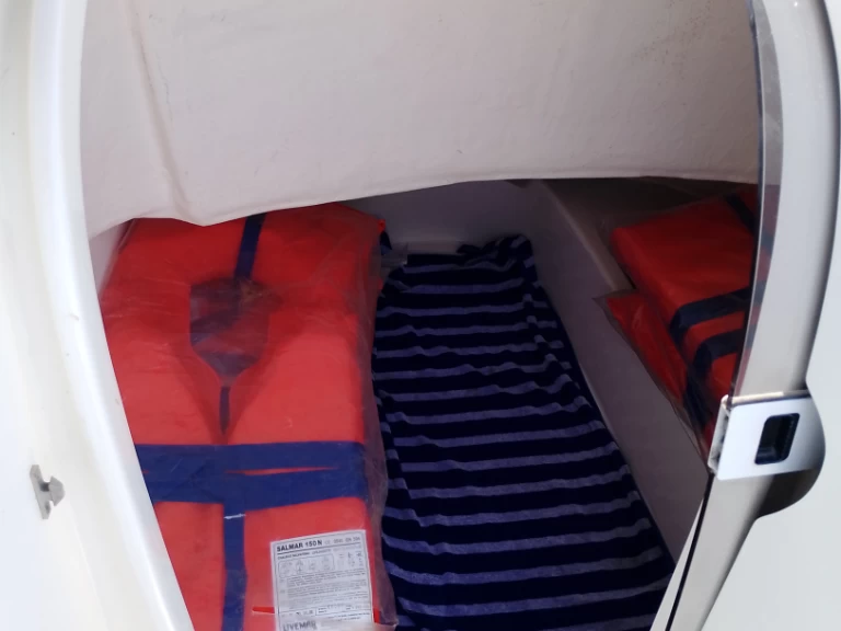 Bootverhuur Antibes goedkoop Cap Camarat 555