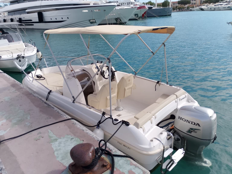 Verhuur Motorboot in Antibes - Jeanneau Cap Camarat 555