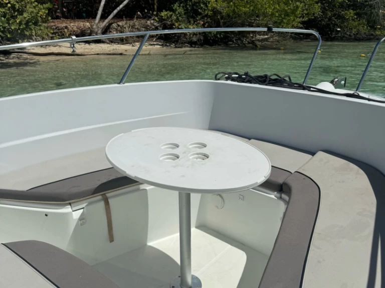 Jeanneau Cap Camarat 7.5 CC te huur van particulier of professional in Pointe-à-Pitre