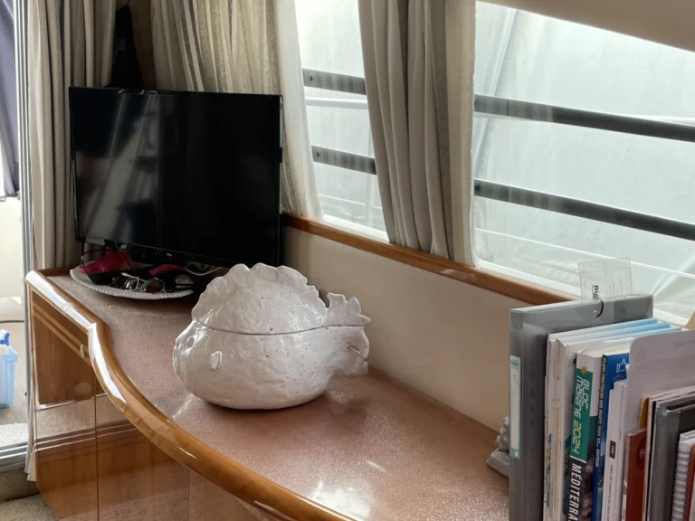 Huur een Guy Couach Guy Couach 1402 in Propriano