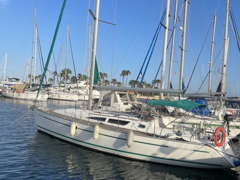 Huur Zeilboot met of zonder schipper Jeanneau in Valencia