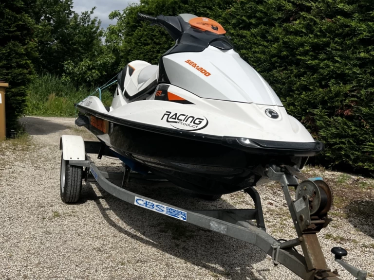 Bootverhuur Sea-Doo GTI 130 in Arles via SamBoat