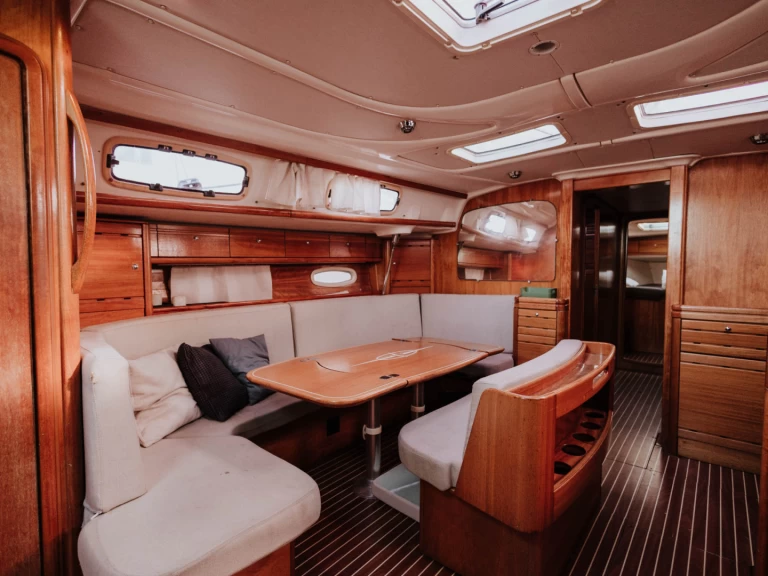 Jachthuur in Port Fòrum - Bavaria Bavaria 50 Cruiser via SamBoat