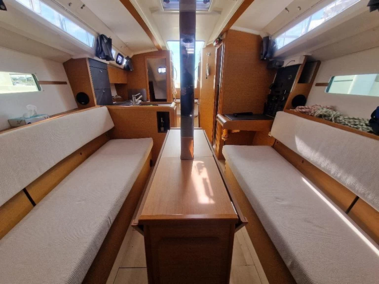 Bénéteau Sun Odyssey 349 te huur van particulier of professional in Larmor-Plage