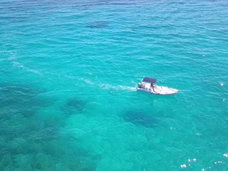 Huur RIB met of zonder schipper Maestral in Hvar