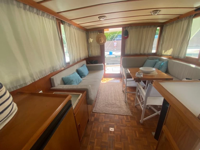 Huur een c&l marine corporation europa 40 in Palermo