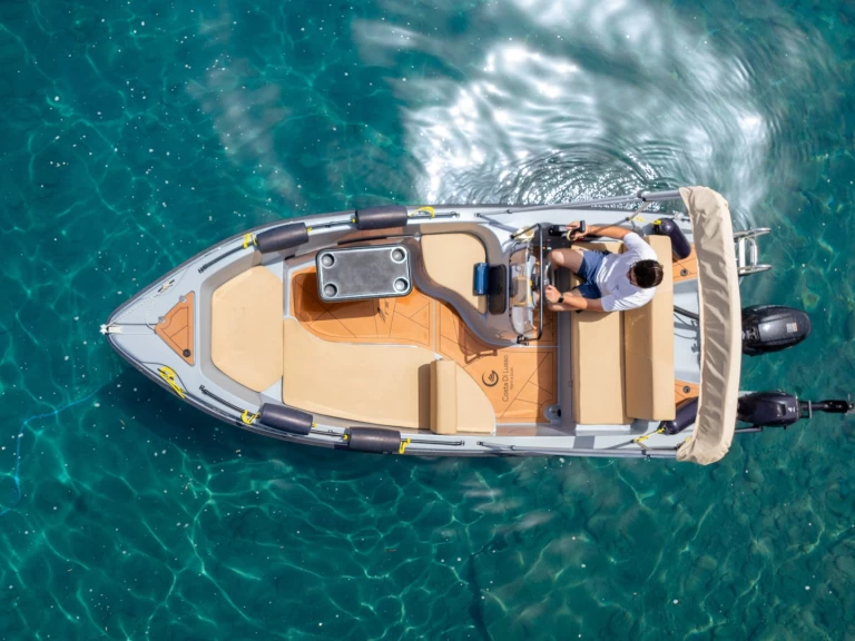 Nireus 490 optima te huur van particulier of professional in Vlychada