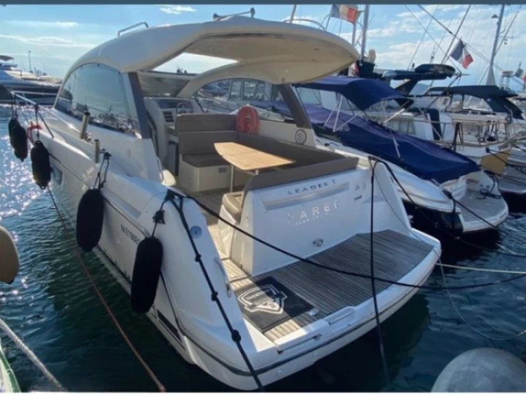 Huur een Jeanneau Leader 9 in Saint-Raphaël