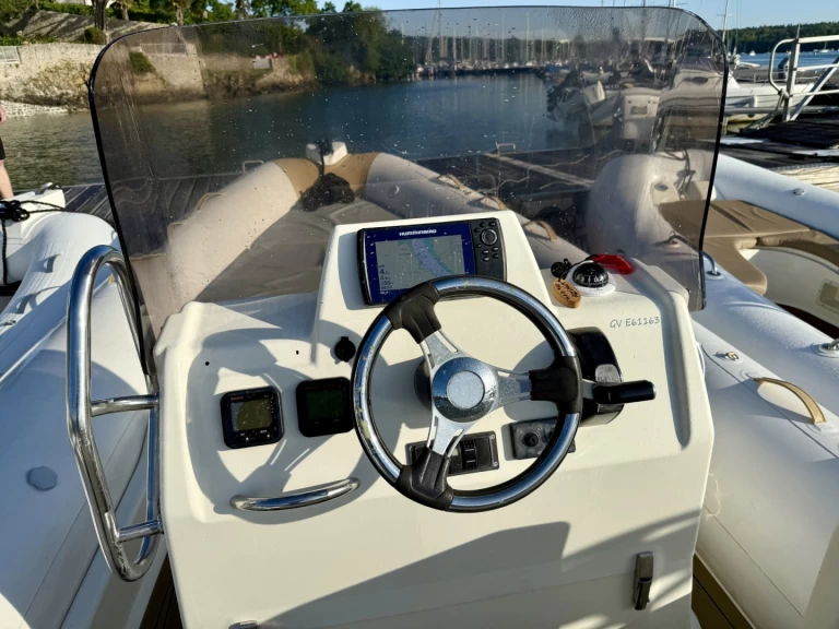 Jachthuur in Port de Sainte-Marine - Zodiac Medline 740 via SamBoat