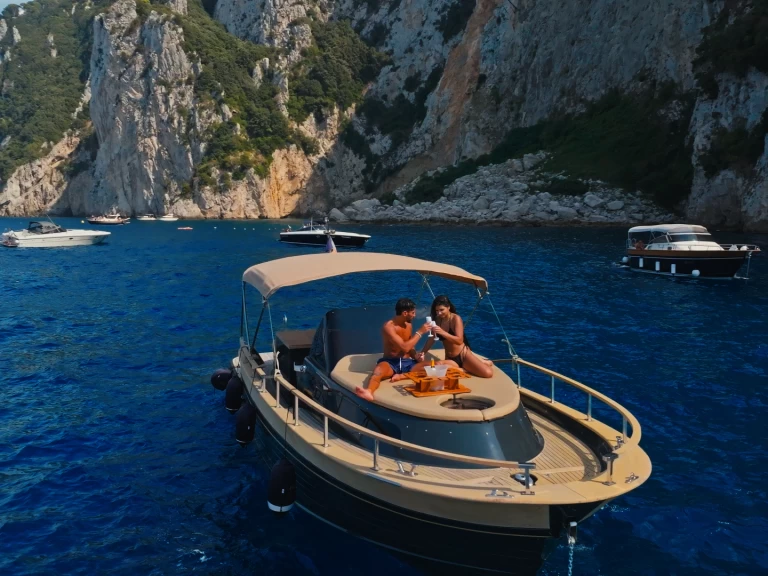 Nautica Esposito Positano 32 te huur van particulier of professional in Capri