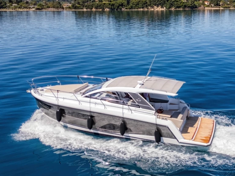 Huur een Sealine S335 in Korfoe