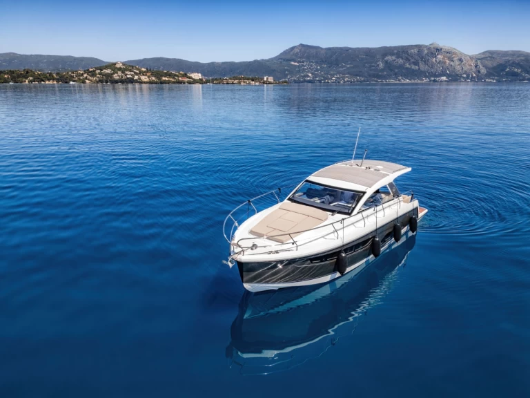 Huur Motorboot met of zonder schipper Sealine in Korfoe