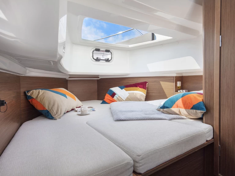 Verhuur Motorboot in Port des Marines de Cogolin - Jeanneau Cap Camarat 9.0 CC