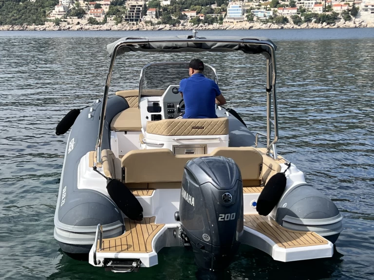 Verhuur RIB Salpa met vaarbewijs