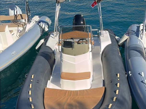 Verhuur RIB Capelli met vaarbewijs