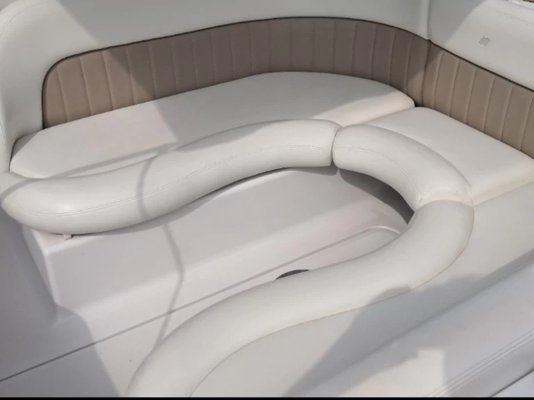 Huur een Four Winns Vista 268 in Scey-sur-Saône-et-Saint-Albin