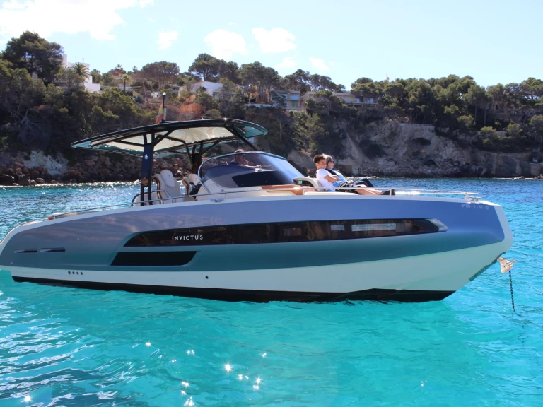 Bootverhuur Invictus  GT 320 in El Toro via SamBoat