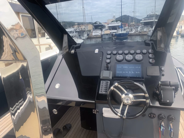 Huur een Scanner Envy 1100 in Port Grimaud
