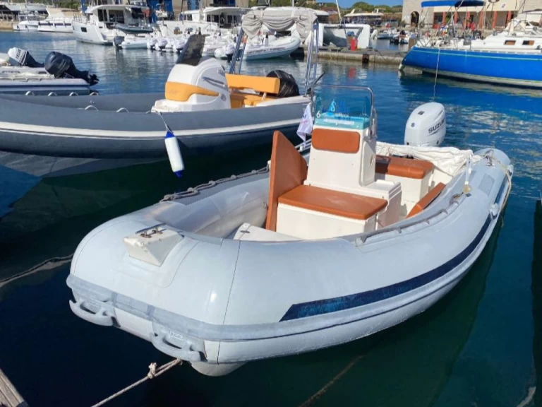 Verhuur RIB in Villasimius - Joker Boat Coaster 470