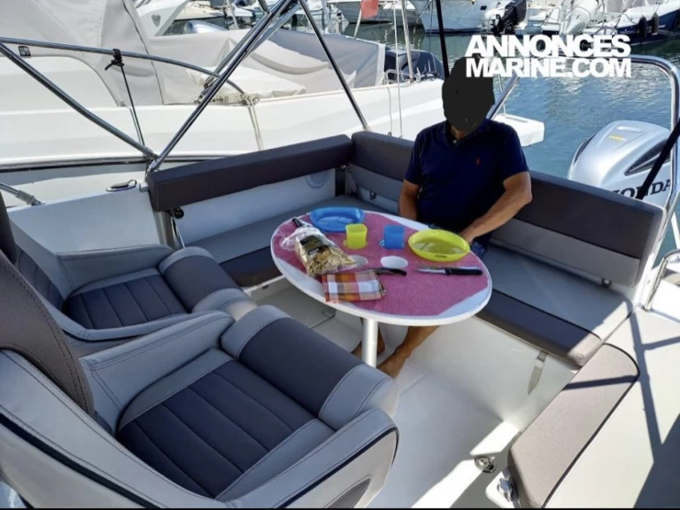 Bootverhuur Hyères goedkoop Cap Camarat 7.5 WA