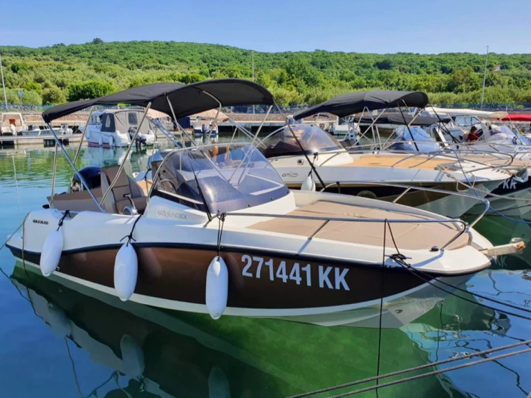 Bootverhuur Quicksilver Activ 605 Sundeck in Empuriabrava via SamBoat