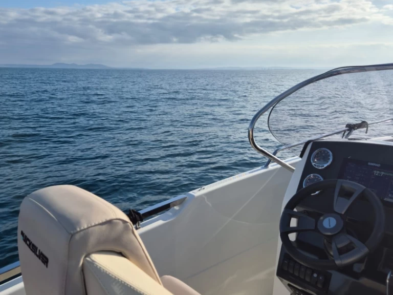 Verhuur Motorboot Quicksilver met vaarbewijs