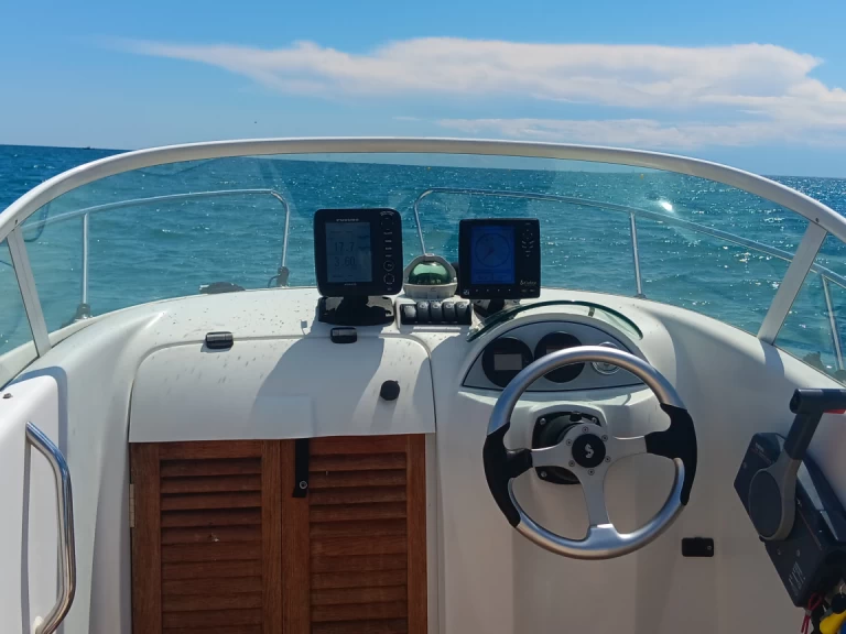 Huur Motorboot met of zonder schipper Bénéteau in Le Cap d'Agde