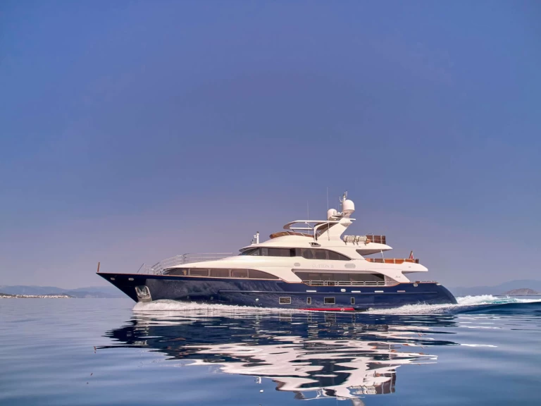Benetti OPTION B te huur van particulier of professional in Athene