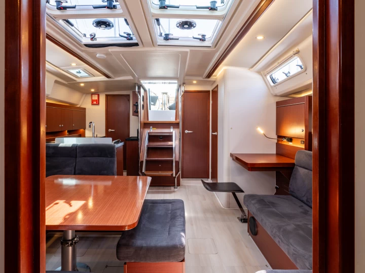 Bootverhuur Néa Péramos goedkoop Hanse 455