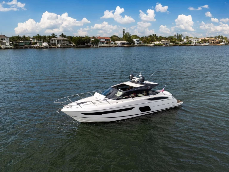 Huur een Princess, UK Tatou in Sag Harbor