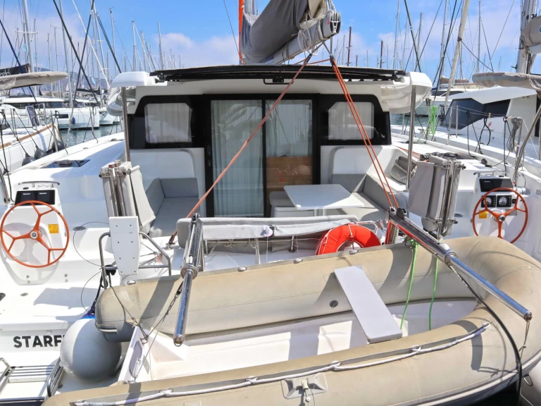 Catamaran te huur in Paros (Eiland) voor de beste prijs