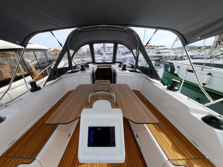 Verhuur Zeilboot in Pirovac - Bavaria Bavaria C38