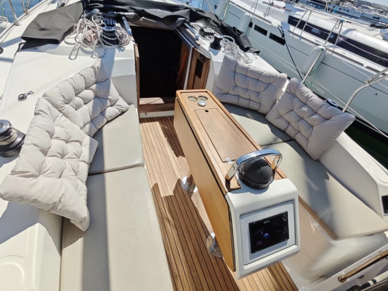 Bootverhuur Bavaria Cruiser 34 in Punat via SamBoat