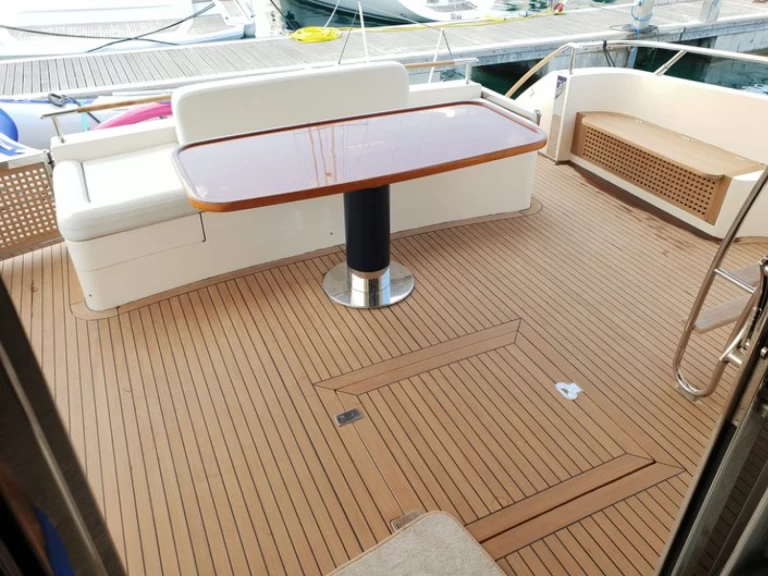 Huur een Riva Riva Dolcevita 70 Super - 3 + 1 cab. in Novigrad