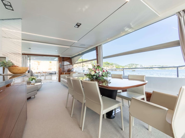 Huur een Princess, UK MIO BARCO  in Palma de Mallorca