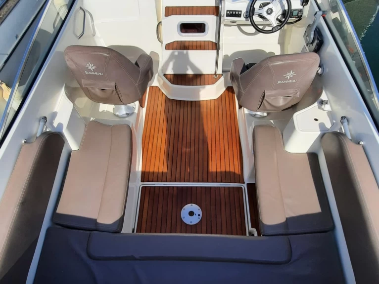 Jachthuur in Toulon - Jeanneau Cap Camarat 6.5 CC Serie 2 via SamBoat