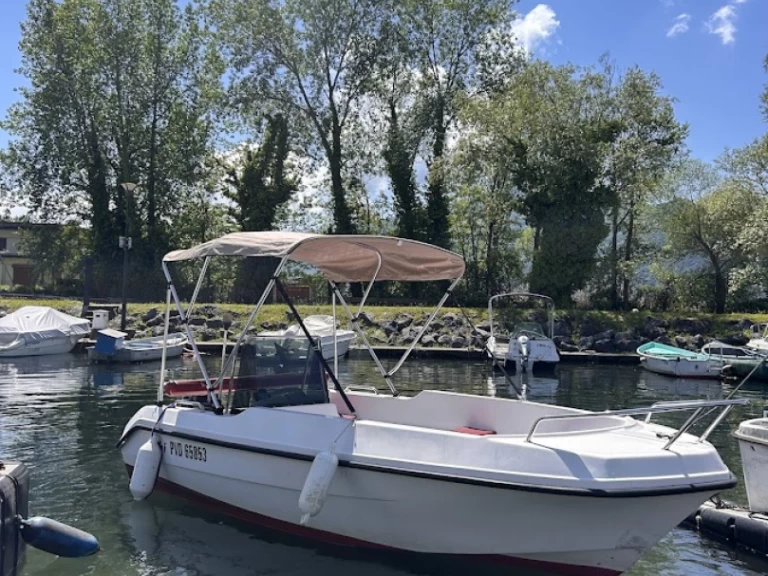 Motorboot te huur in Aix-les-Bains voor de beste prijs