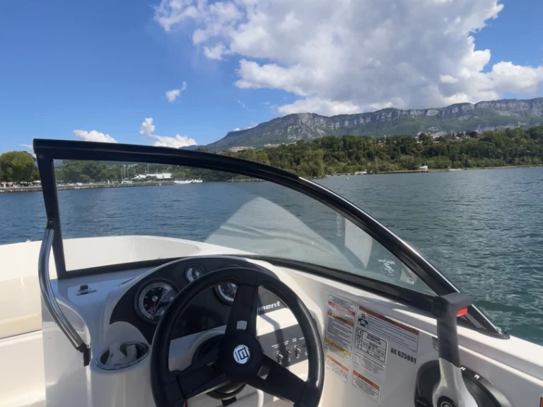 Bootverhuur Aix-les-Bains goedkoop Element E7