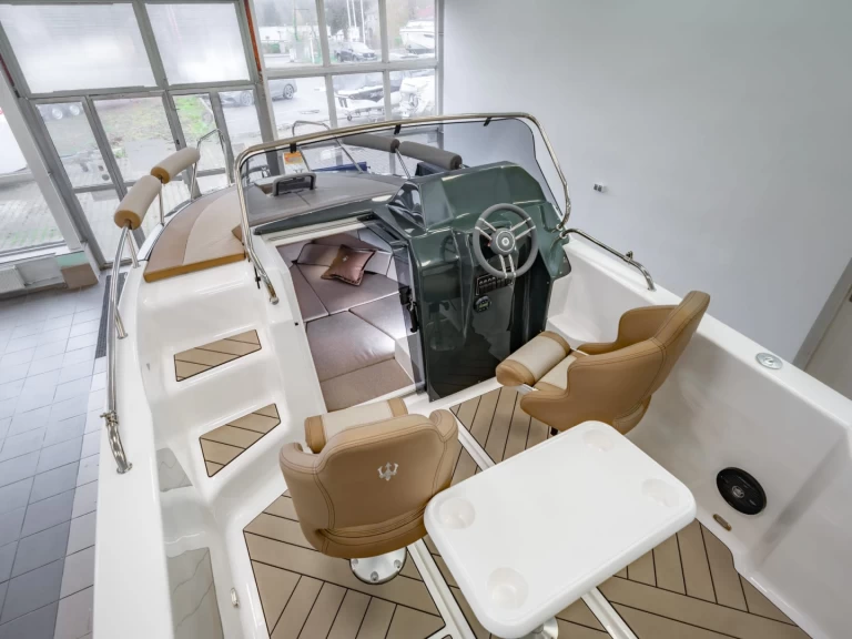 Bootverhuur trident 640 SUNDECK in Sant Antoni de Portmany via SamBoat