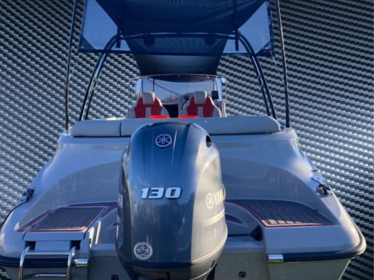 Huur een FEMIS AQUA 620 SPORT in Port de Pollença